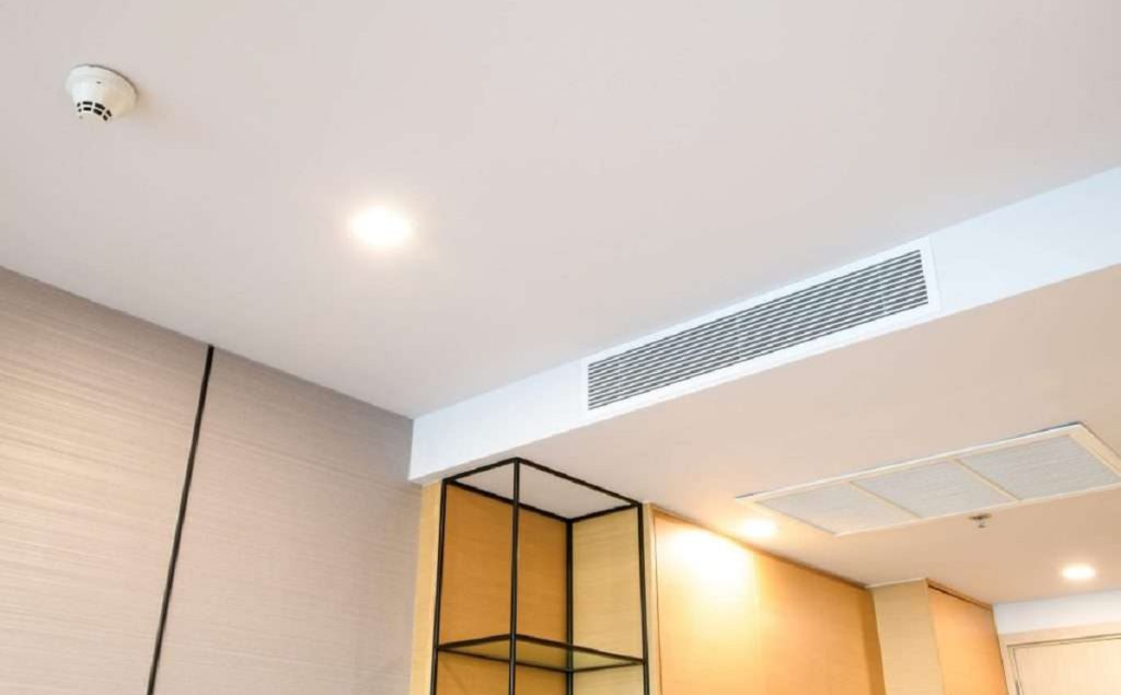 5 اشتباه رایج در نصب داکت اسپلیت که عمر دستگاه شما را نصف می‌کند